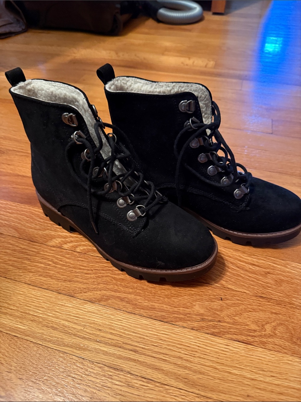 Women's Black Sherpa-Lined Lace-Up Ankle Boots